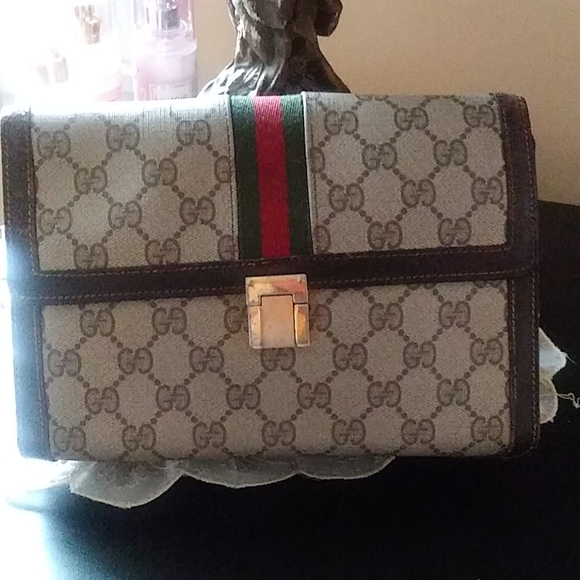 Gucci Handbags - Gucci Clutch FLASH SALE